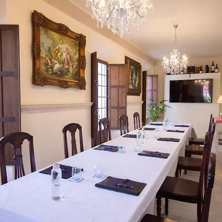 Palacio De Hemingway 4*