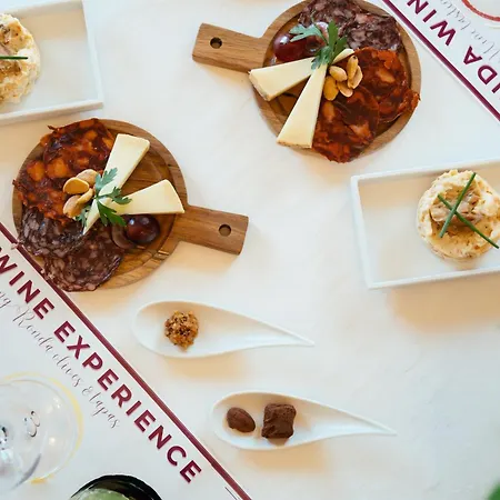 Palacio De Hemingway 4*